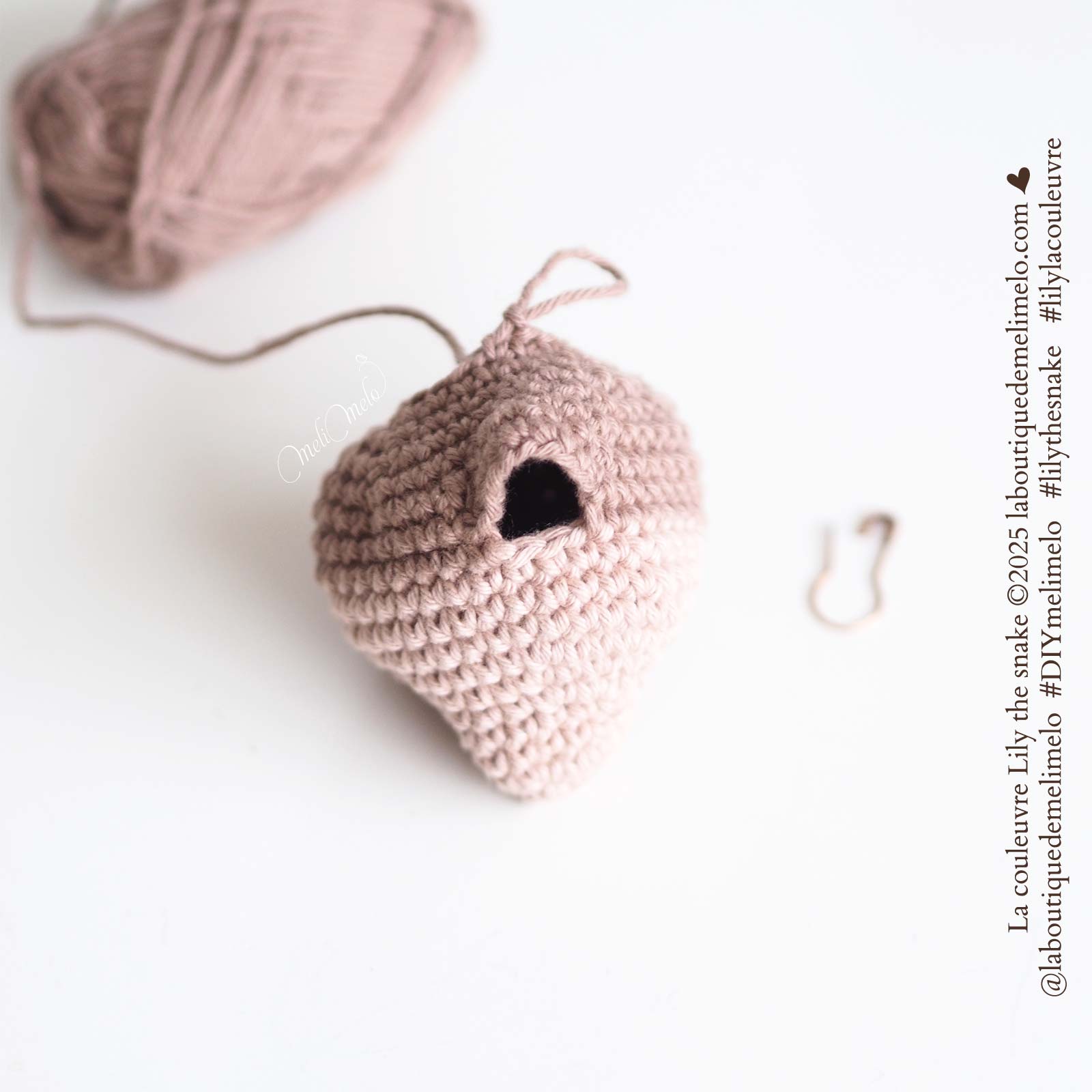 tutoriel-pattern-serpent-snake-amigurumi-crochet-trou-hole-laboutiquedemelimelo