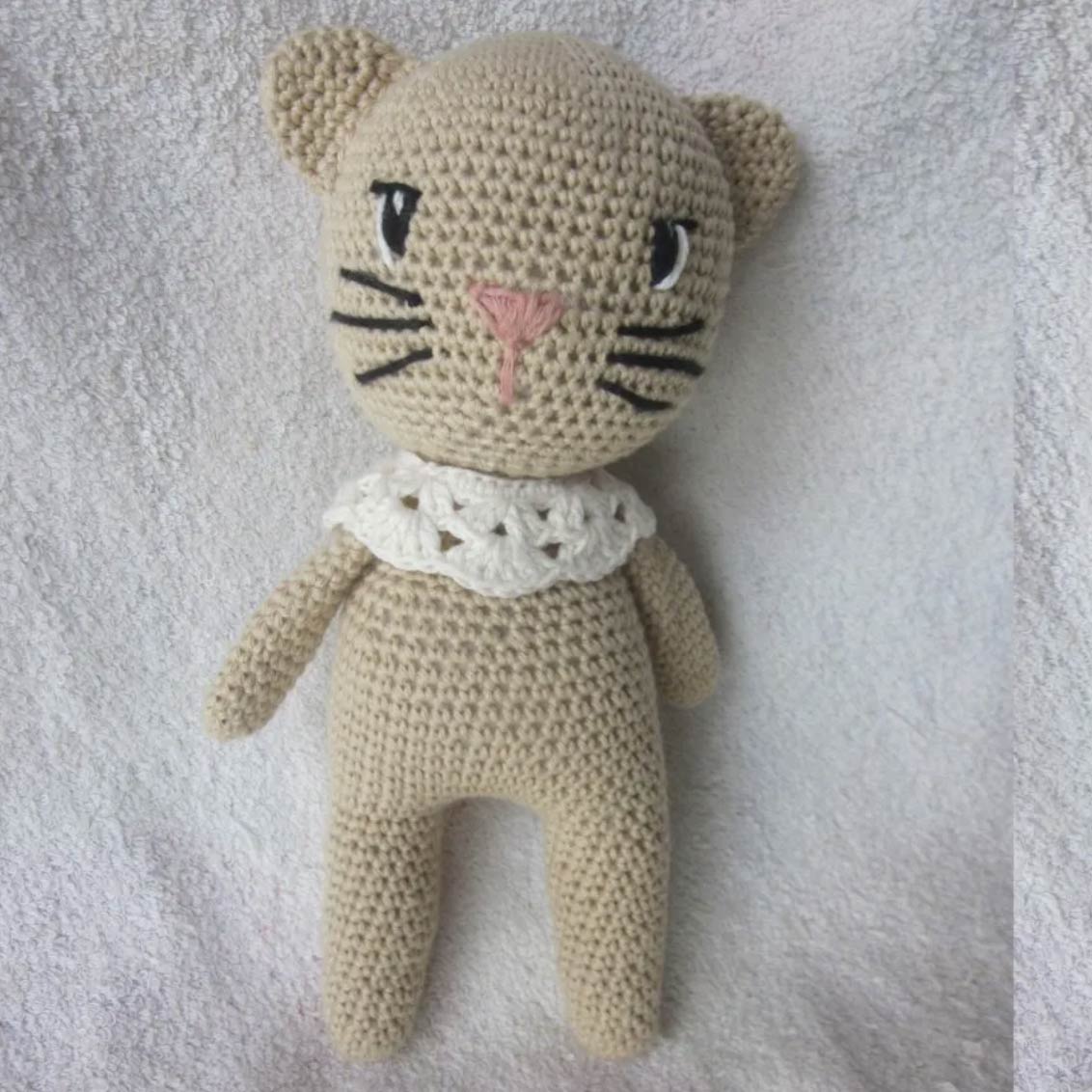 2026-02-15_crochet-chat-botte-encours-par-madametrico-canalblog-swapmailavecmeli