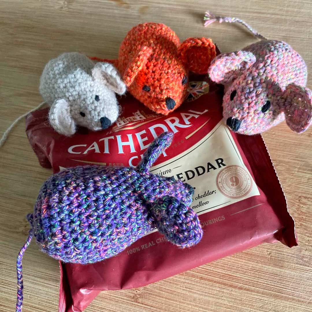 crochet-souris-delphine-les-korrigans-swapmailavecmeli