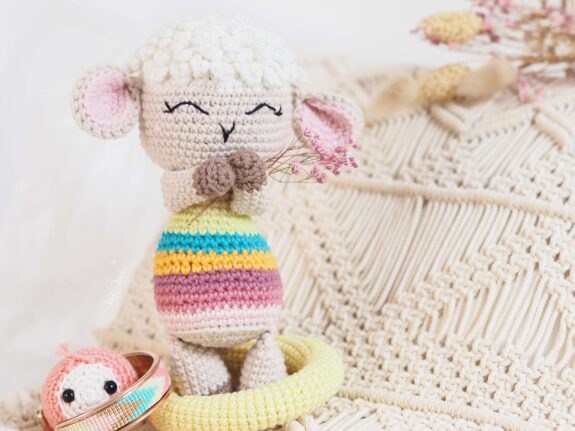amigurumi-arc-en-ciel-mouton-coton-ricorumi-crochet-laboutiquedemelimelo