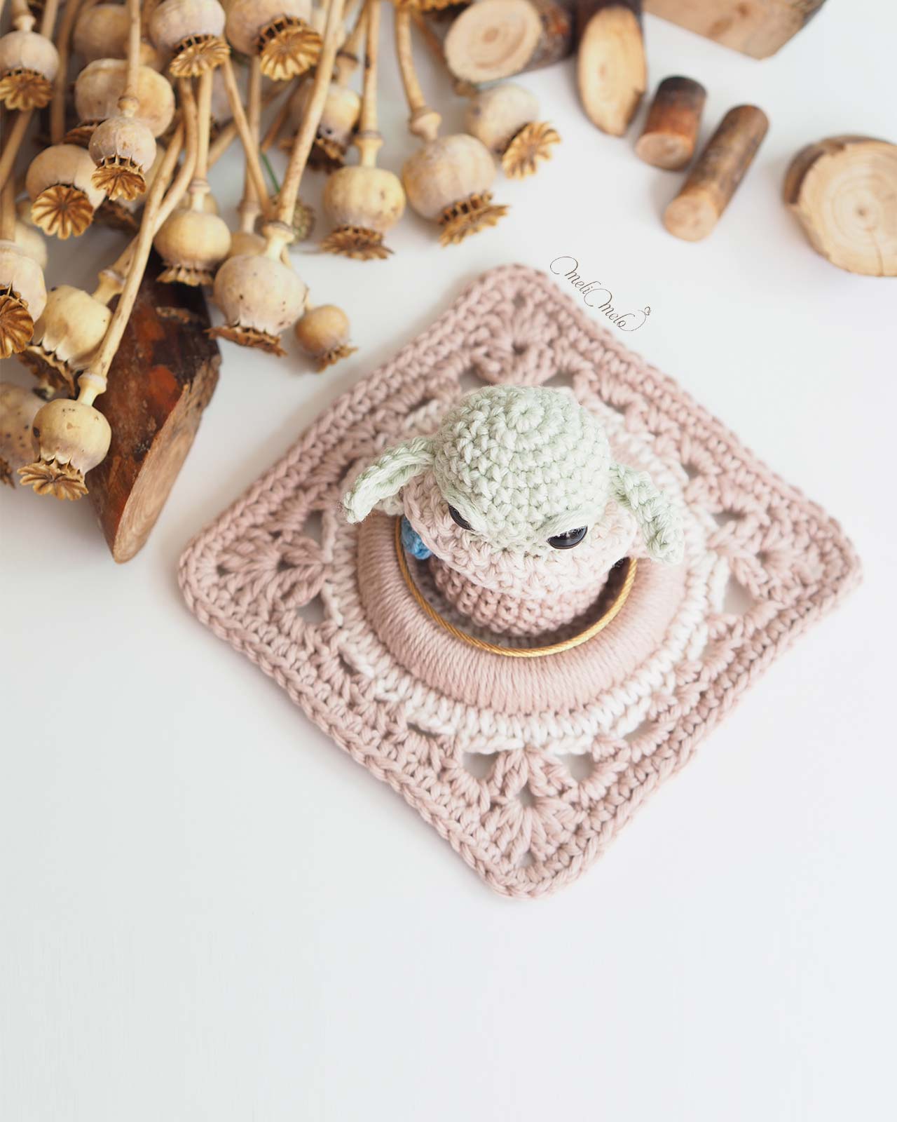 amigurumi-grogu-crochet-haut-laboutiquedemelimelo