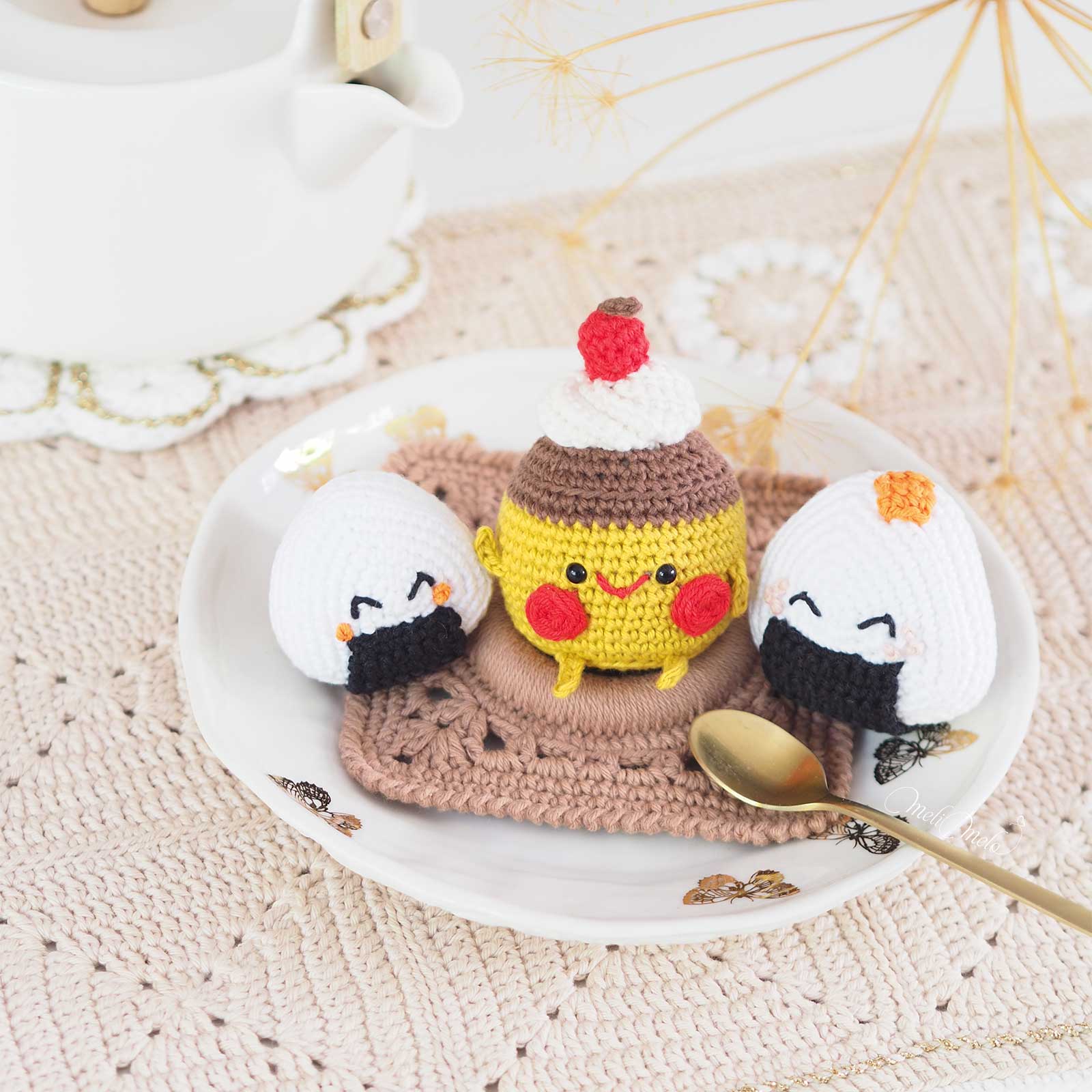 amigurumis-gateau-onigiri-apily-box-crochet-diy-marabout-laboutiquedemelimelo