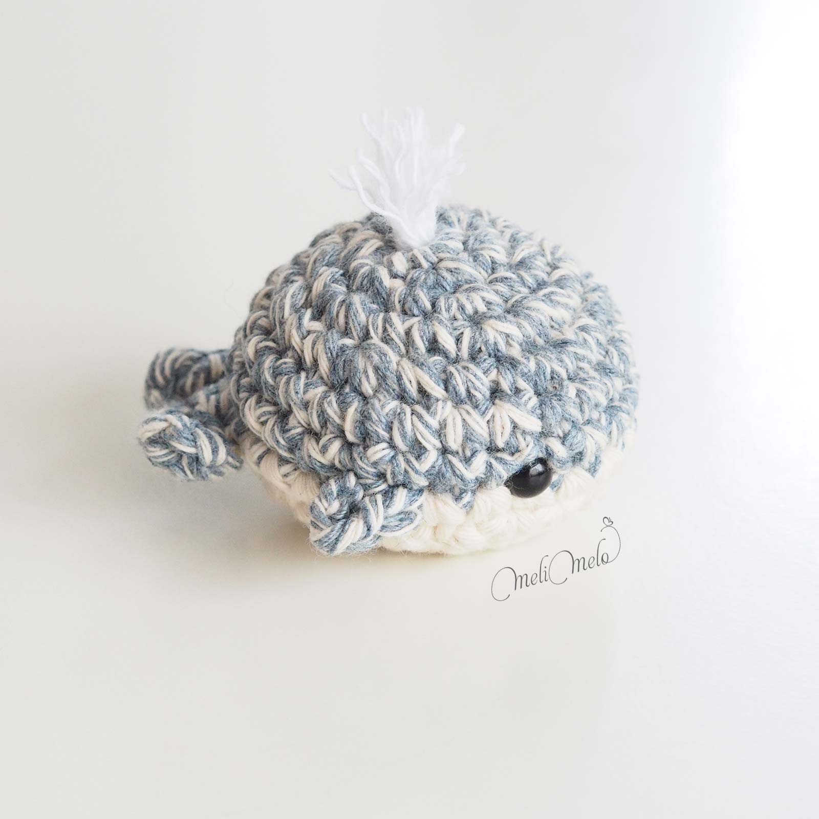 baleine-bleue-mini-crochet-amigurumi-deco-aquarium-laboutiquedemelimelo