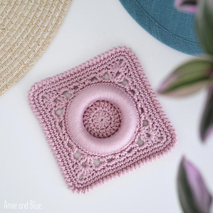 bo-granny-square-made-by-amieandblue