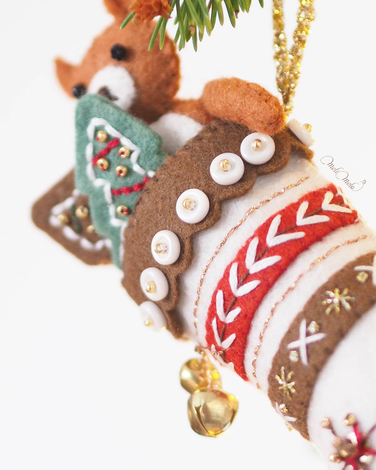 broderie-deco-chaussette-noel-feutrine-laine-auverasoie-laboutiquedemelimelo