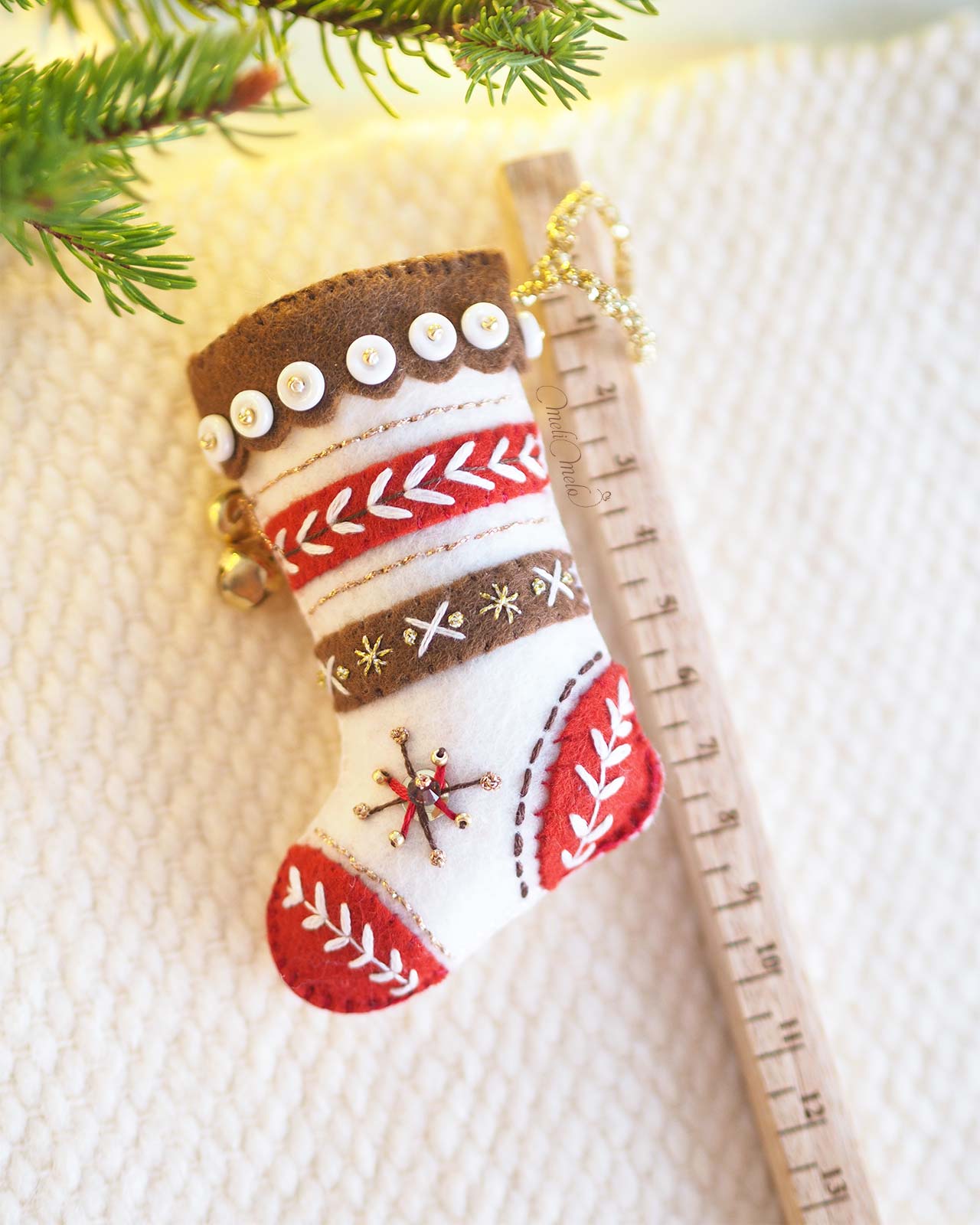 broderie-deco-feutrine-laine-chaussette-noel-tuto-larissa-holland-mmmcrafts-laboutiquedemelimelo