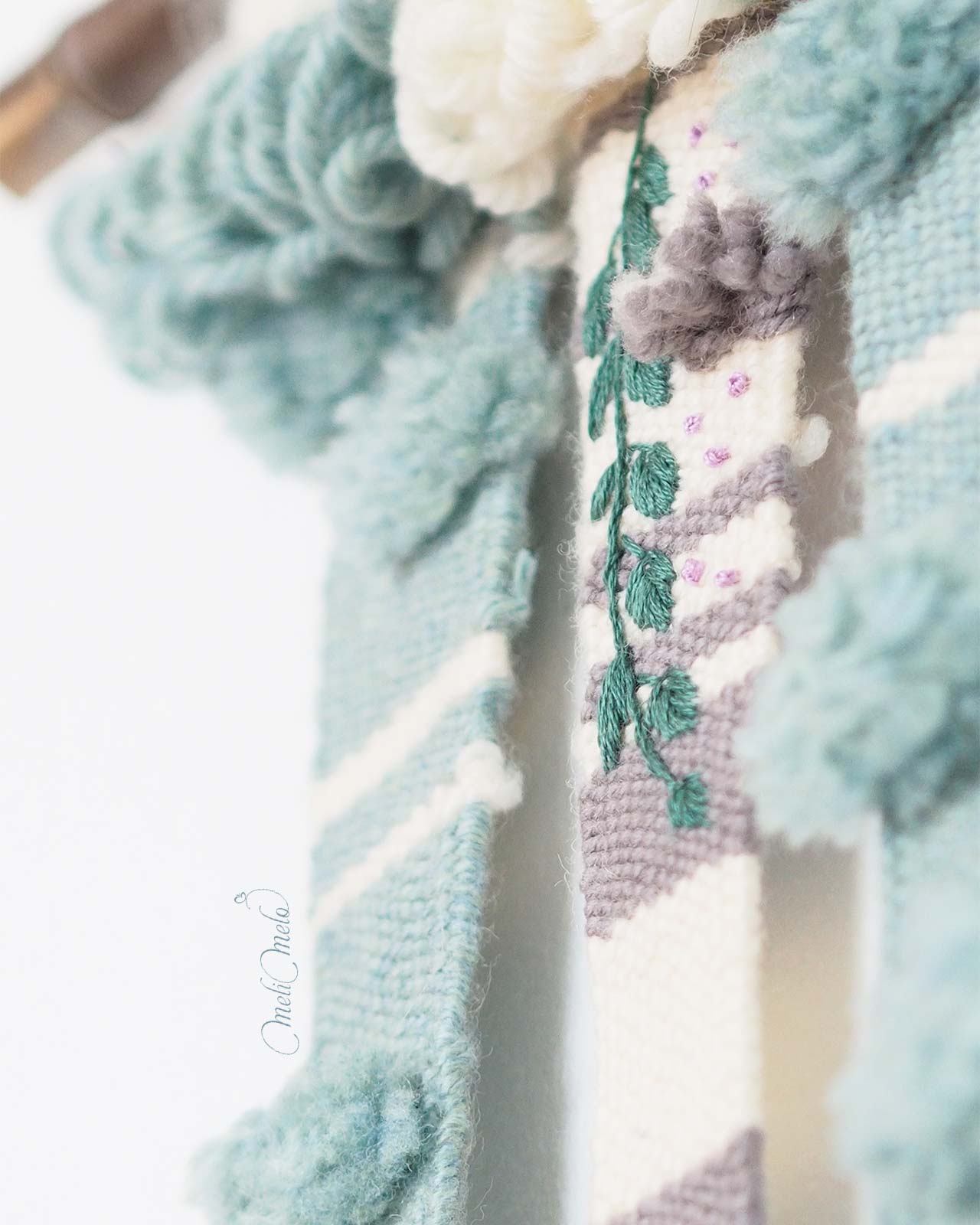 broderie-feuillage-sur-tissage-laine-merinos-weareknitters-laboutiquedemelimelo