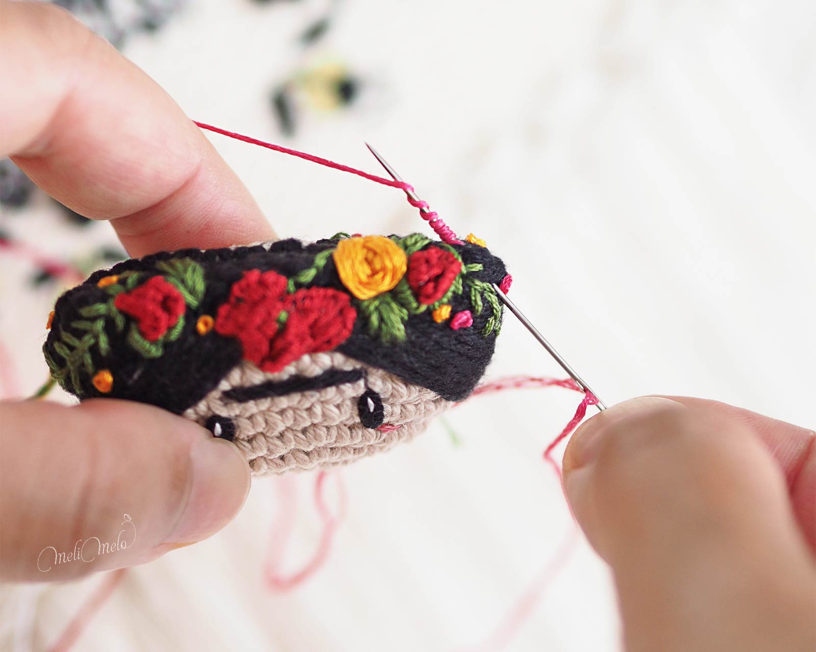 broderie-fleurs-point-de-poste-bullion-knot-frida-amigurumi-laboutiquedemelimelo