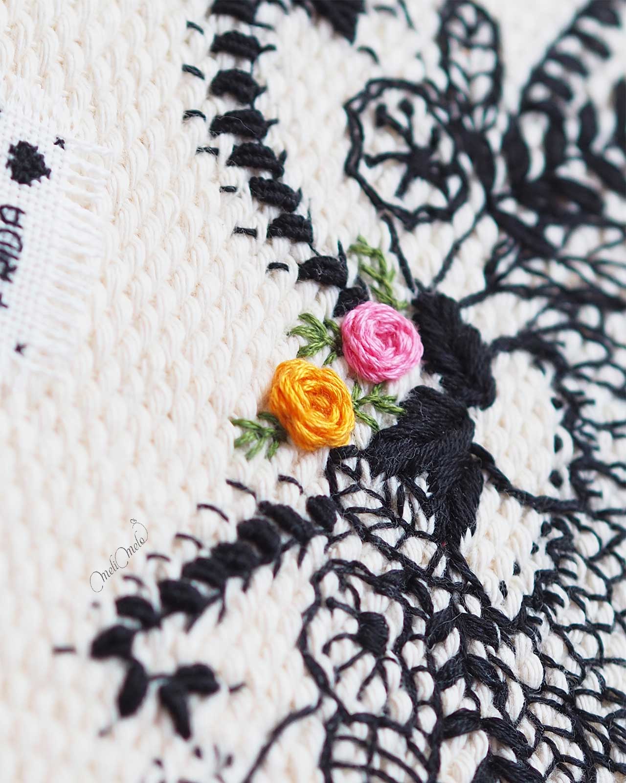 broderie-fleurs-point-roue-sur-coton-tisse-laboutiquedemelimelo