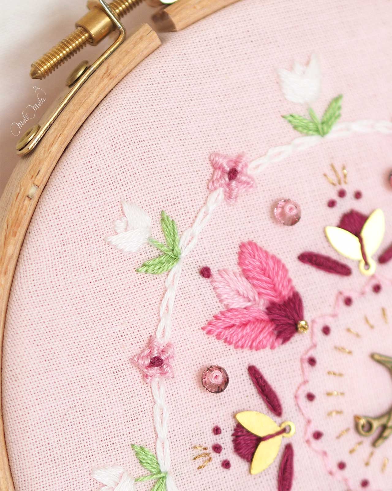 broderie-mandala-tulipes-blanches-mini-laboutiquedemelimelo