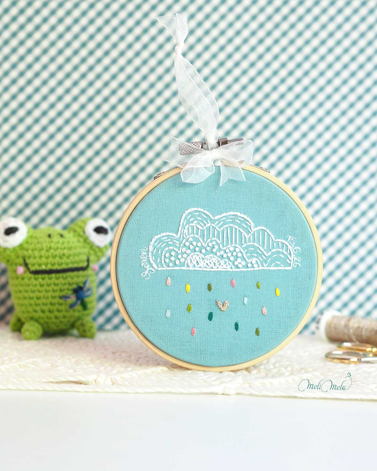 broderie-nuage-pluie-arc-en-ciel-cadeau-naissance-laboutiquedemelimelo
