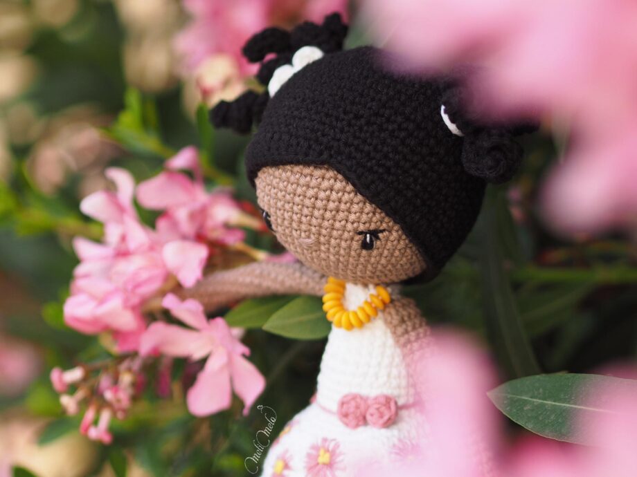 capucine-poupee-laurier-rose-crochet-ricorumi-laboutiquedemelimelo