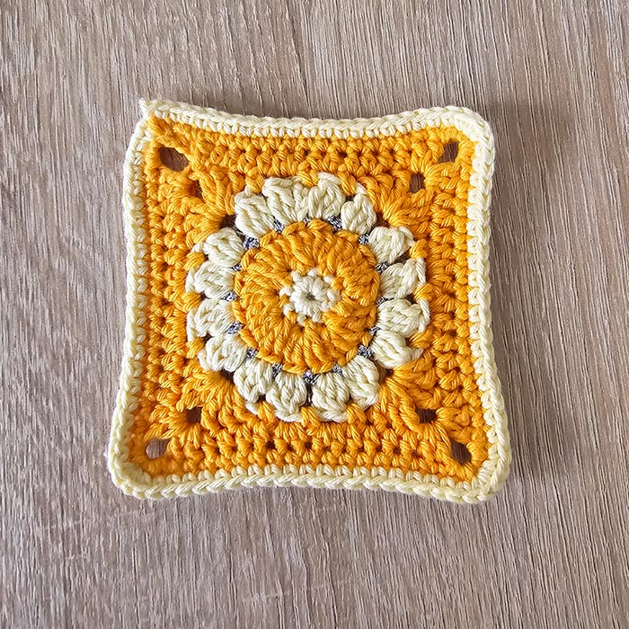 carre-queen-granny-square-orange-florence-flokawaii974