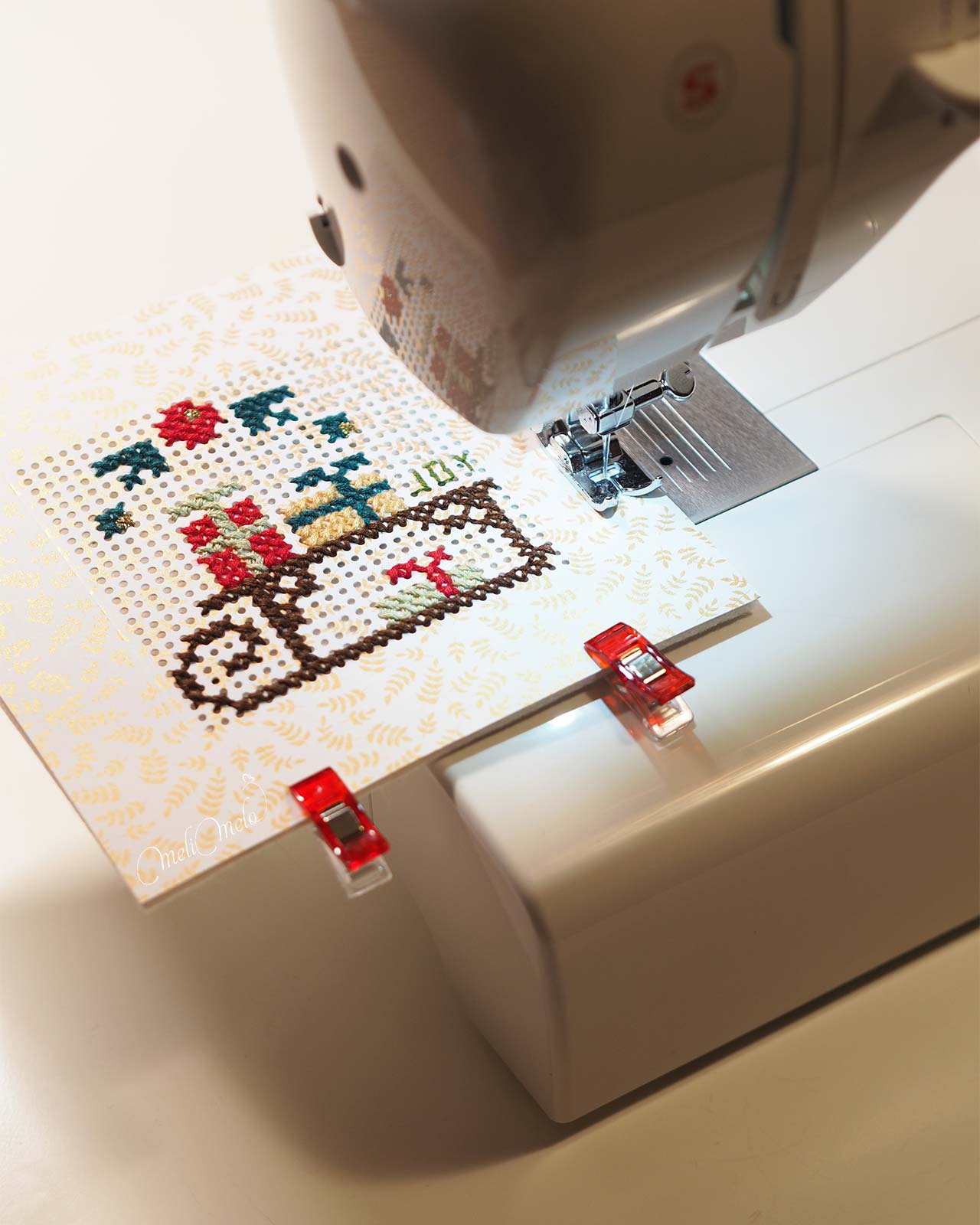 carte-point-croix-luge-cadeaux-noel-couture-laboutiquedemelimelo