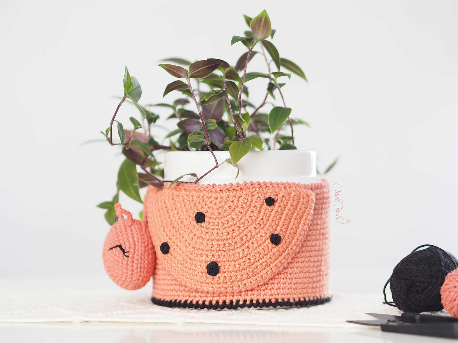 coccinelle-porte-bonheur-cache-pot-crochet-broderie-laboutiquedemelimelo