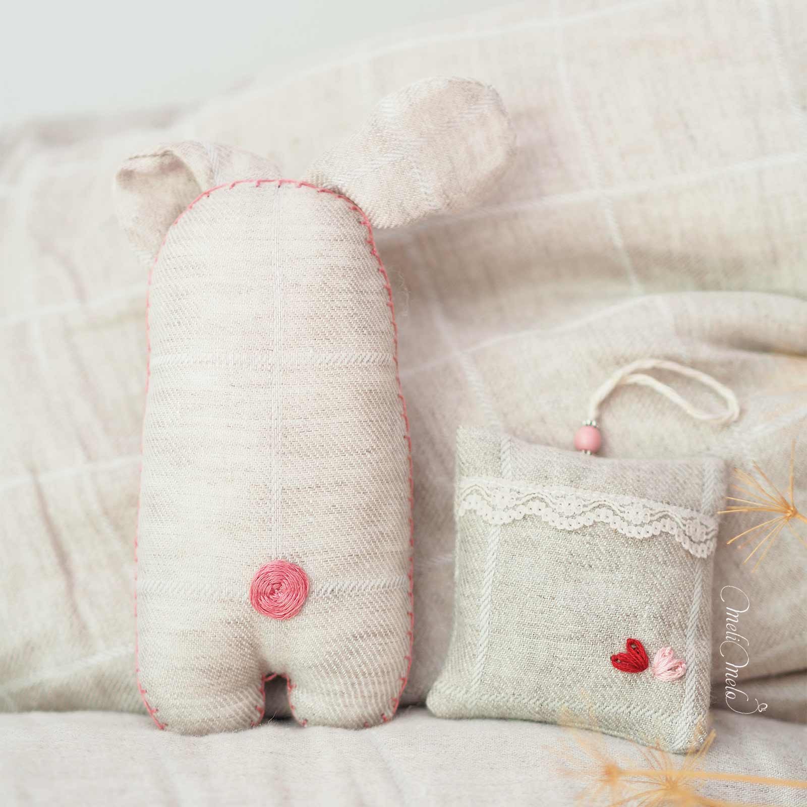 coeurs-doudou-lapin-coussin-lavande-lin-bio-laboutiquedemelimelo