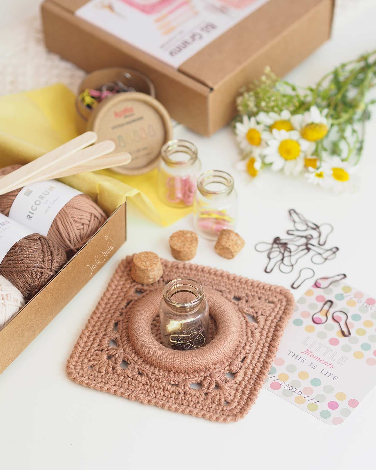 coffret-diy-crochet-bo-granny-porte-bougie-nougat-ricorumi-laboutiquedemelimelo