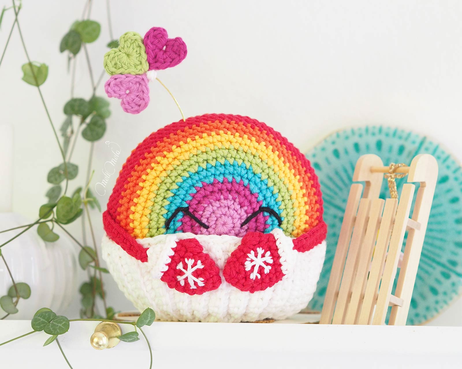 crochet-amigurumi-iris-arc-en-ciel-frileux-laboutiquedemelimelo