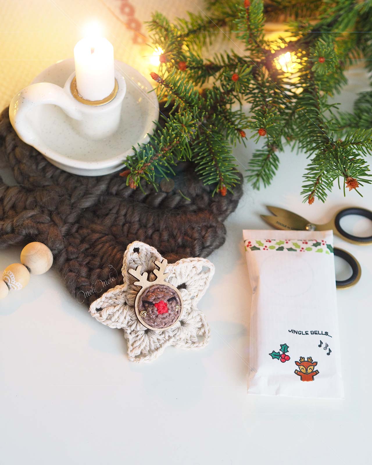 crochet-broche-mini-renne-rodolphe-etoile-twinkly-twinkly-calendrier-avent-laboutiquedemelimelo