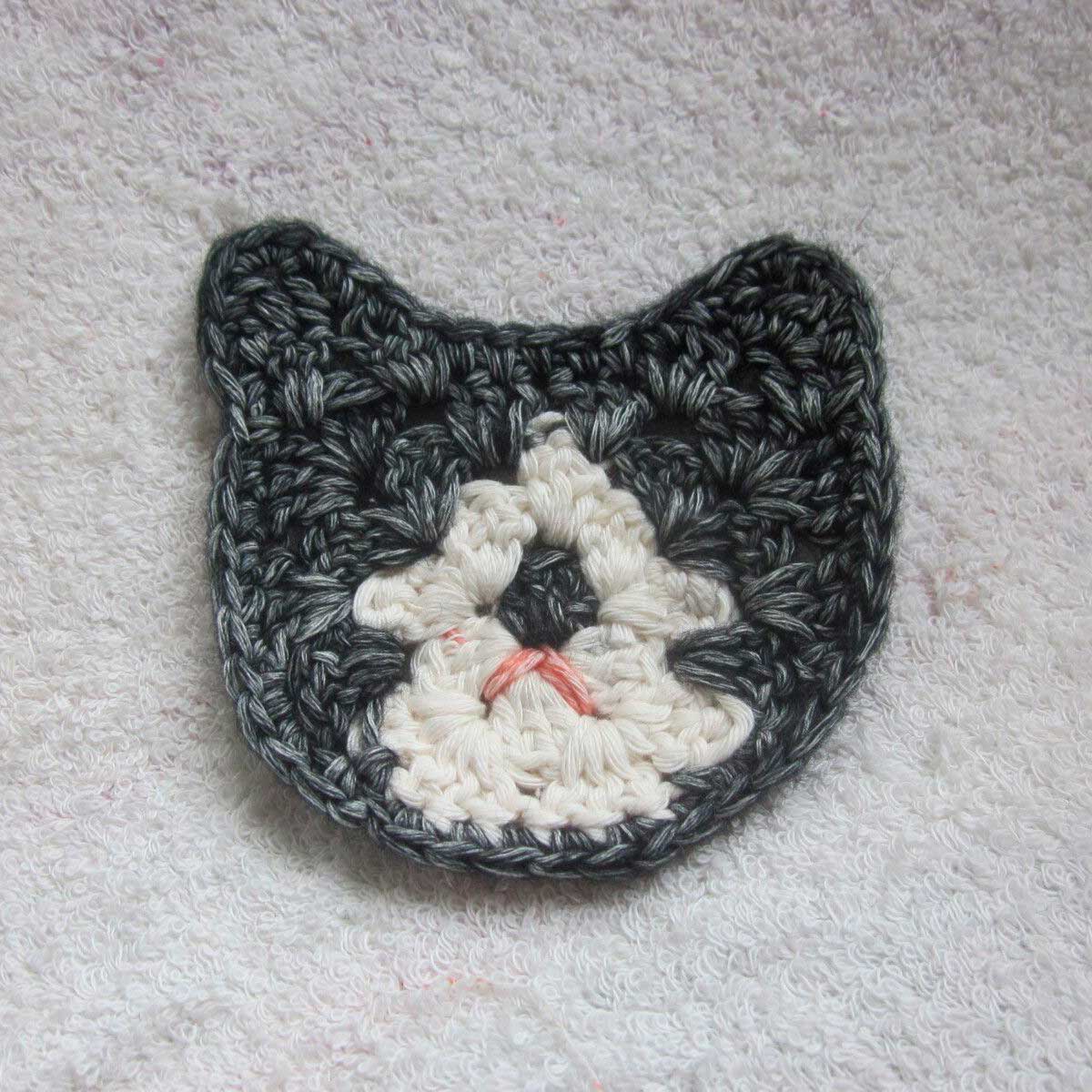 crochet-chat-sous-tasse-par-madametrico-swapmailavecmeli-2026