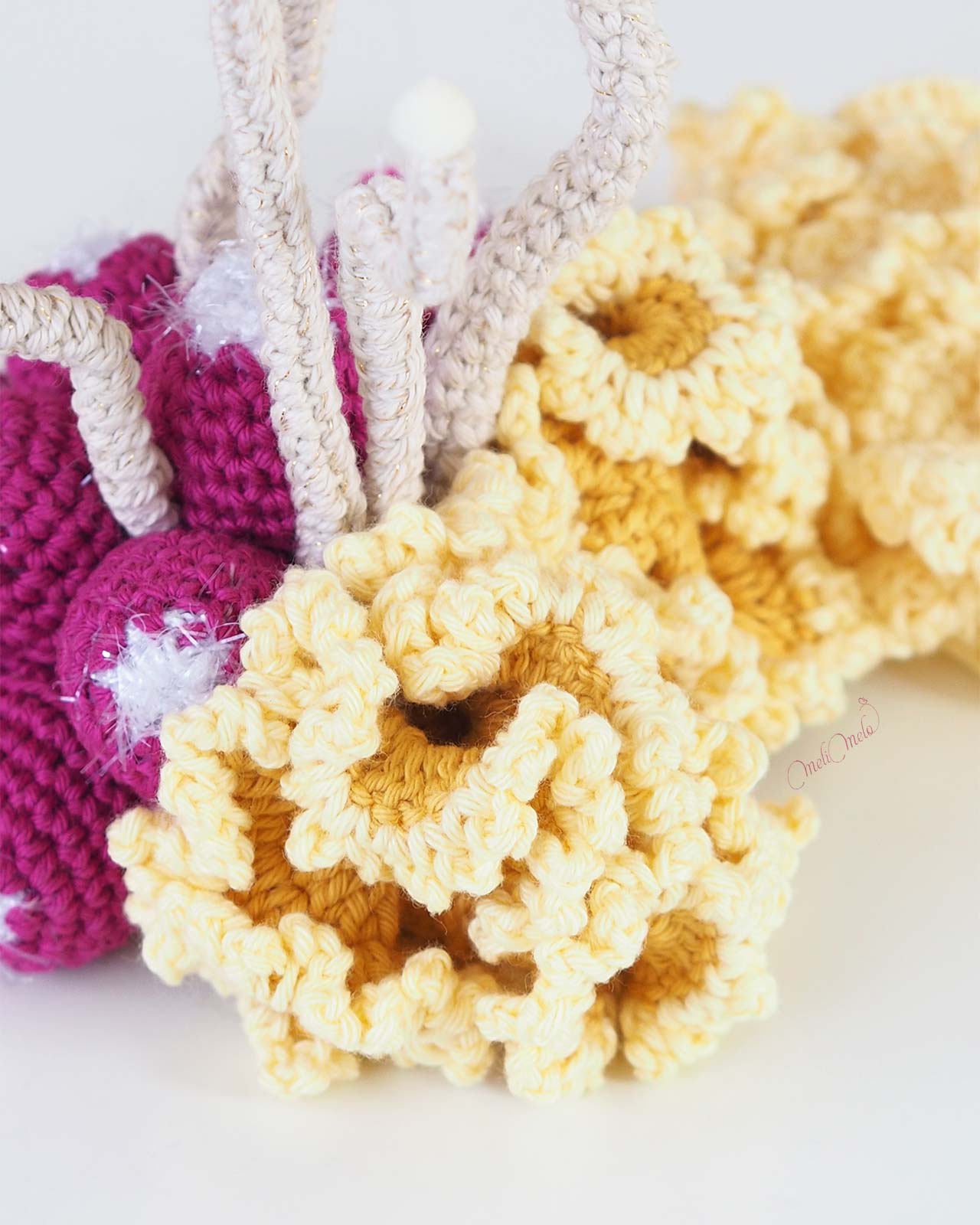 crochet-corail-cerveau-jaune-vanille-safran-ricorumi-cotton-laboutiquedemelimelo
