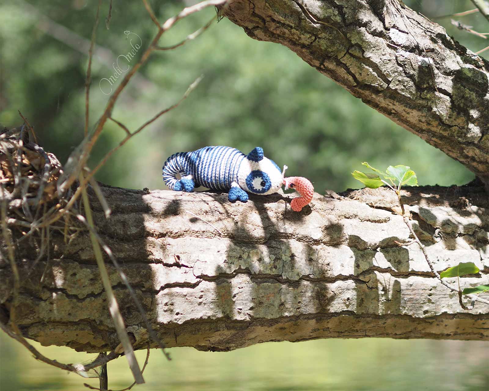 crochet-cameleon-en-mariniere-mandragore-plage-riviere-laboutiquedemelimelo