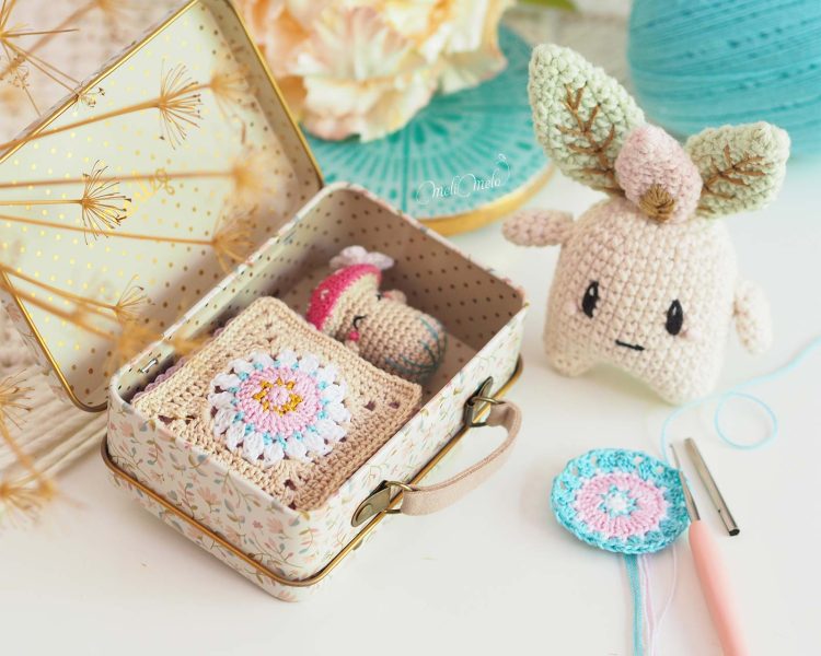 crochet-granny-queen-amigurumi-mandragore-mini-valise-laboutiquedemelimelo
