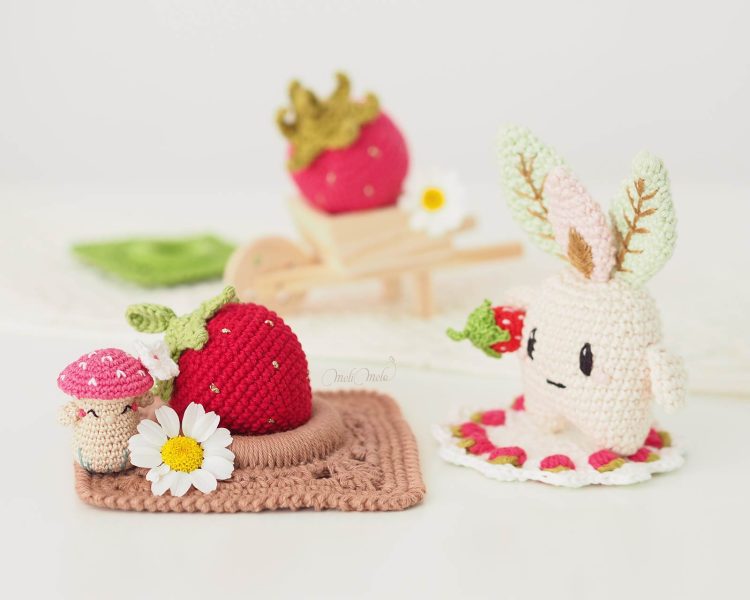 crochet-jouet-mini-amigurumi-fraise-champignon-mandragore-laboutiquedemelimelo