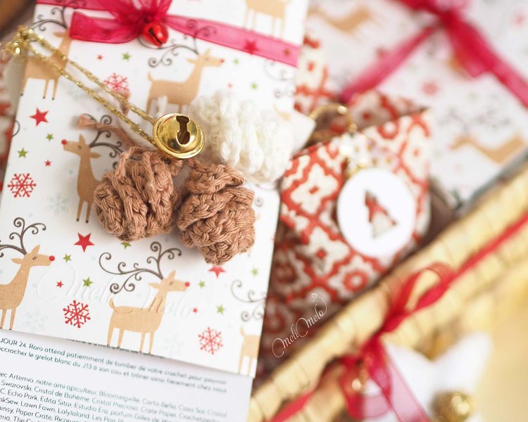 crochet-pomme-pin-deco-lalylala-ricorumi-grelot-or-calendrier-avent-laboutiquedemelimelo