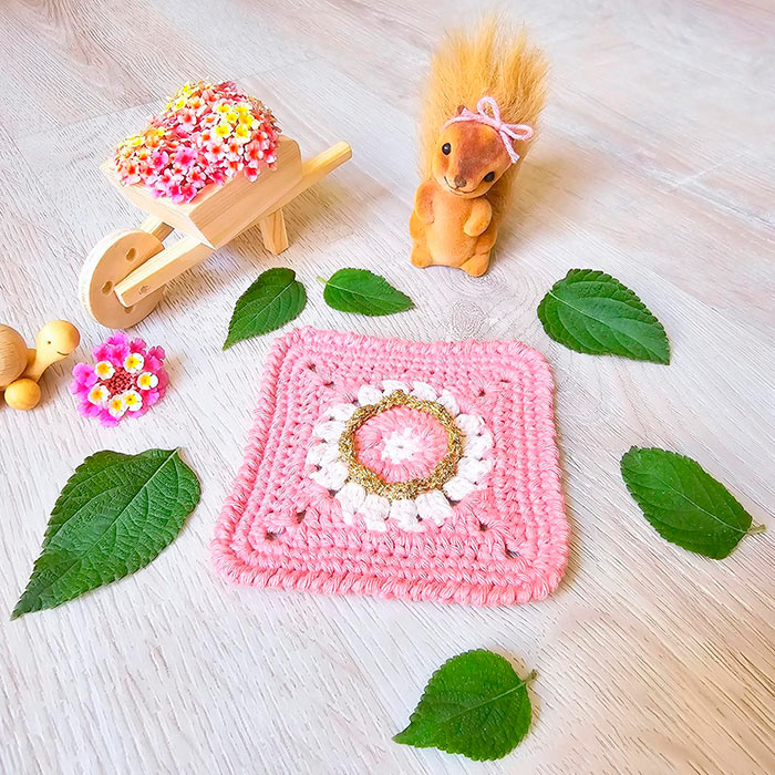 crochet-queen-granny-par-lazulya_poesy