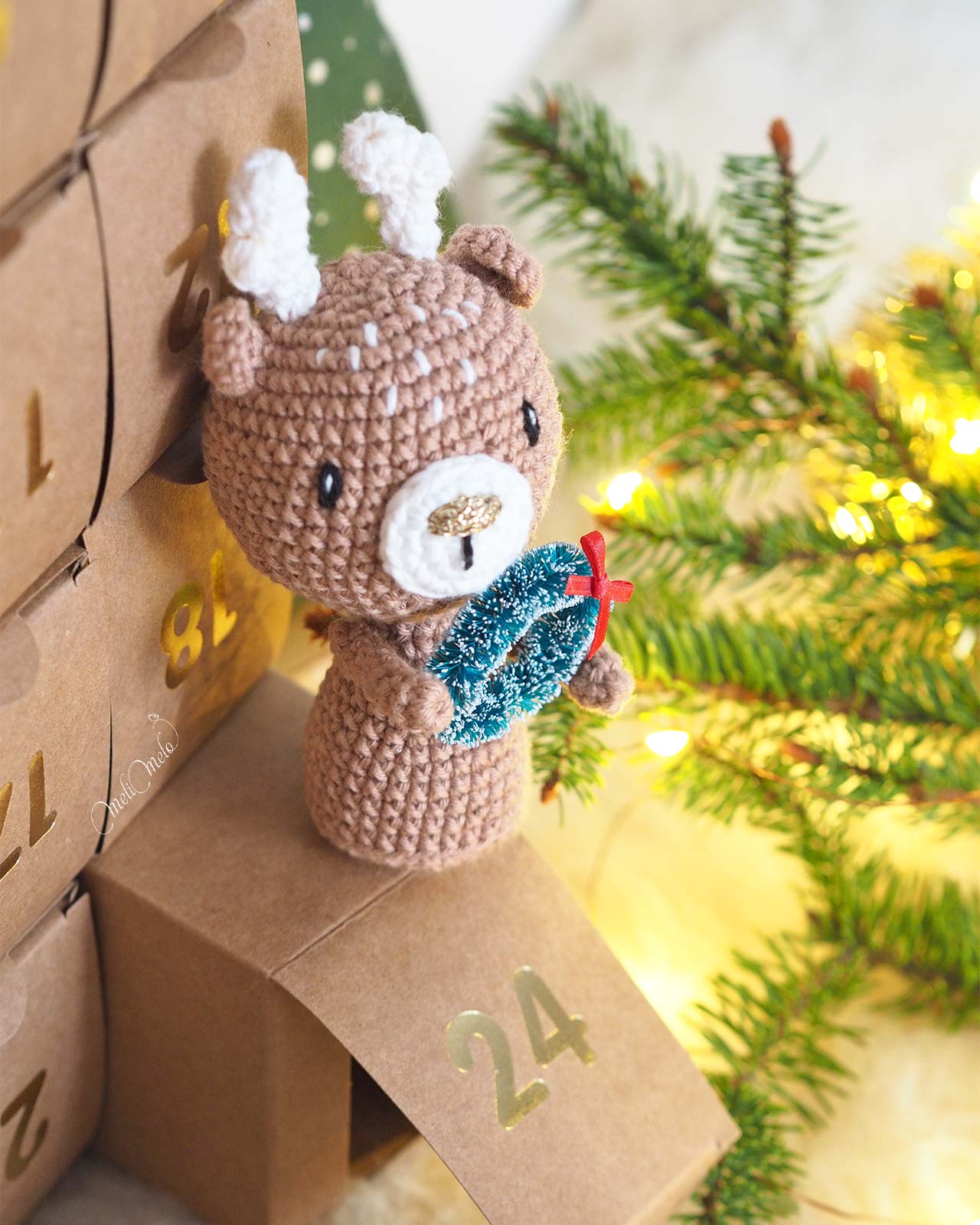 crochet-renne-calendrier-avent-2024-case-24-couronne-noel-laboutiquedemelimelo