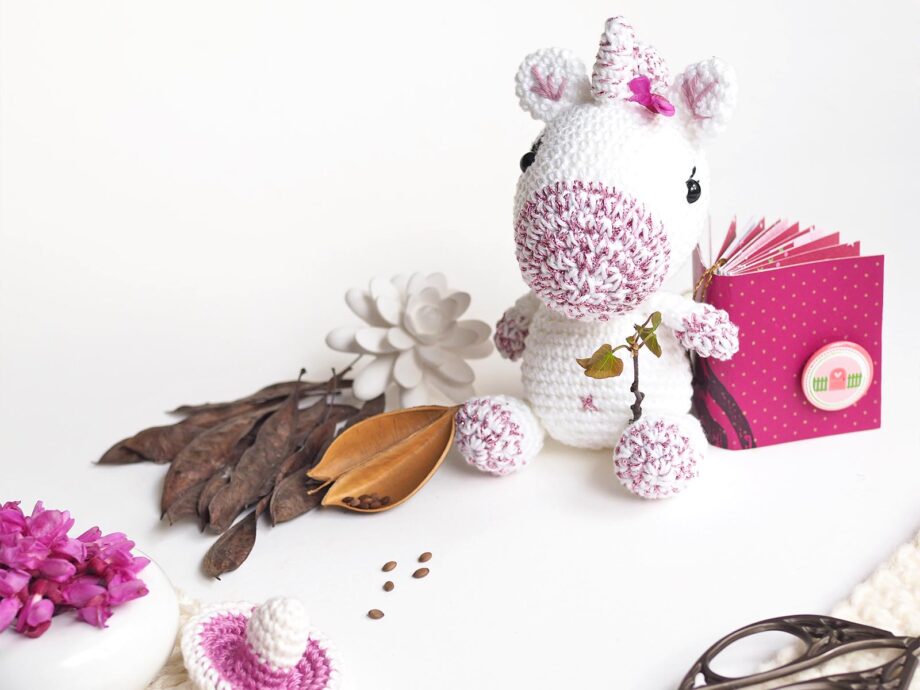 crochet-scrapbooking-charlotte-licorne-carnet-fleurs-cercis-laboutiquedemelimelo