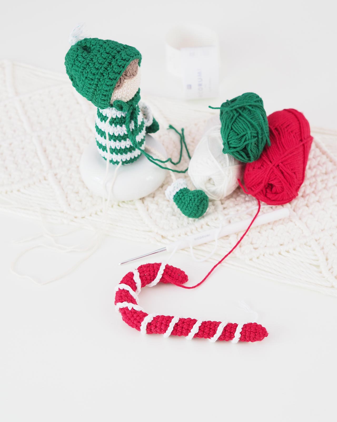 dancing-santa-helper-wip-crochet-christmas-cal-2024-ricorumi-laboutiquedemelimelo