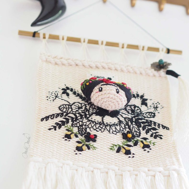 deco-frida-crochet-tissage-mural-broderie-fleurs-laboutiquedemelimelo