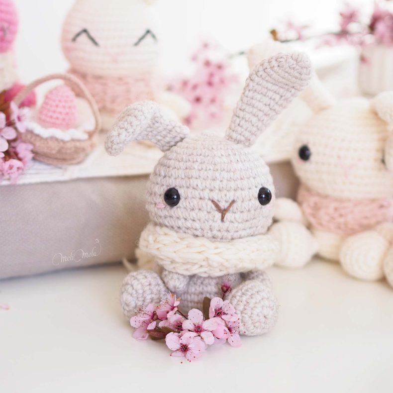 doudou-lapin-beige-hiver-laine-crochet-tricot-amigurumi-laboutiquedemelimelo