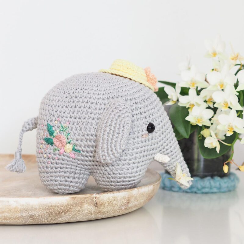 Doudou éléphant brodé