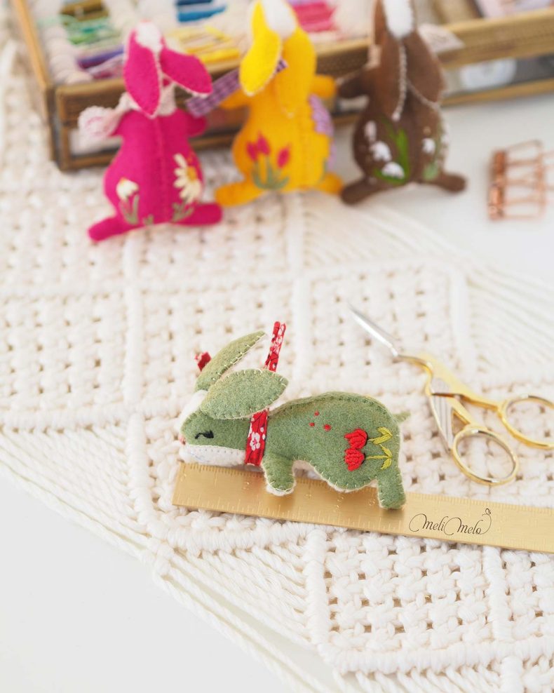 encours-lapin-feutrine-laine-vert-broderie-coquelicot-laboutiquedemelimelo