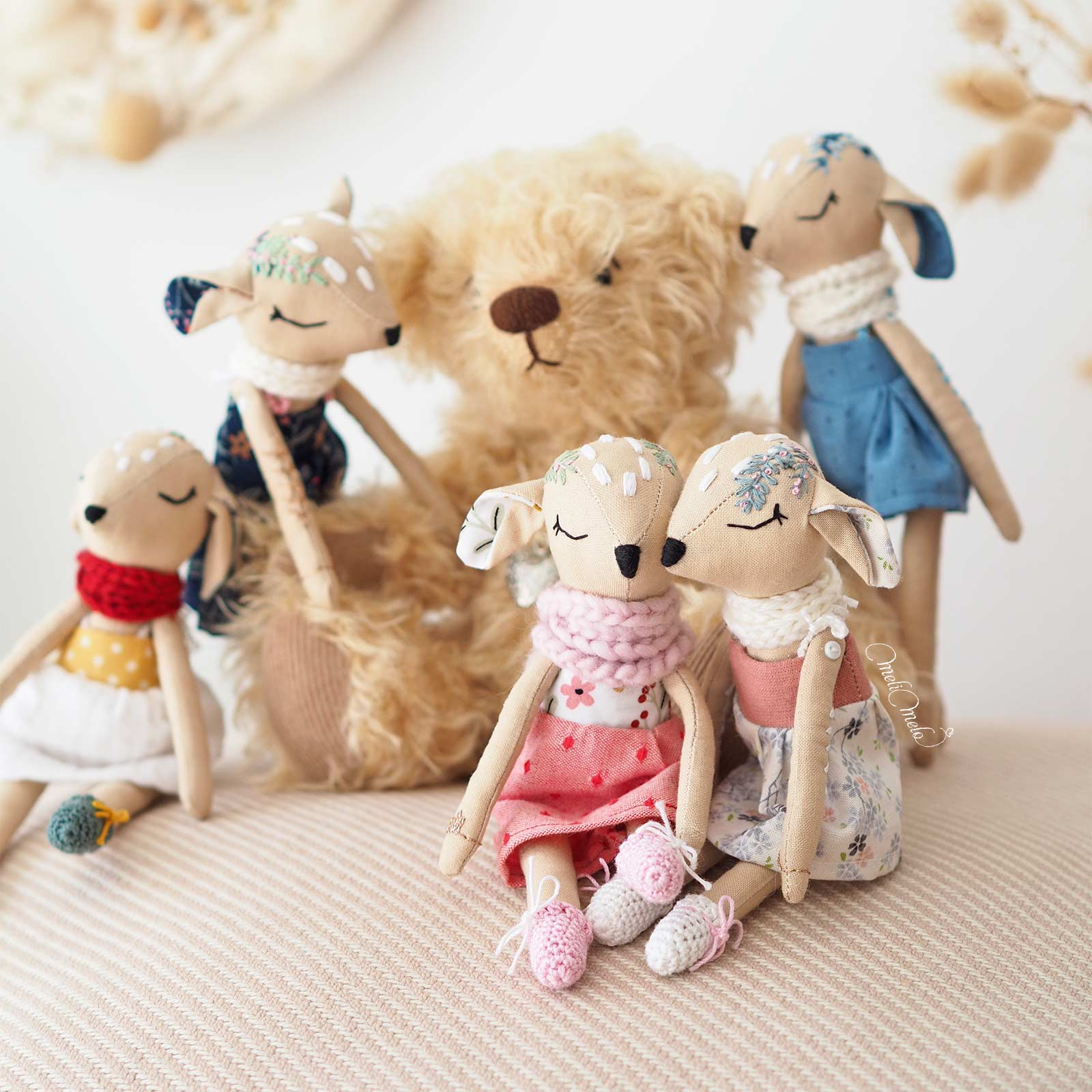 jolie-biche-ours-peluche-fait-main-avec-amour-artisanat-couture-broderie-laboutiquedemelimelo