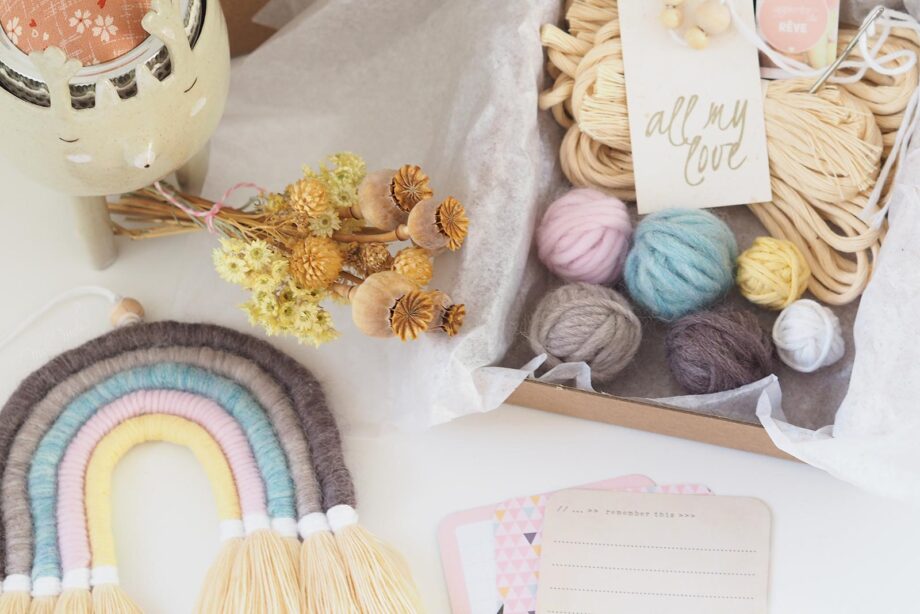 kit DIY laine arc-en-ciel rainbow wool la boutique de melimelo