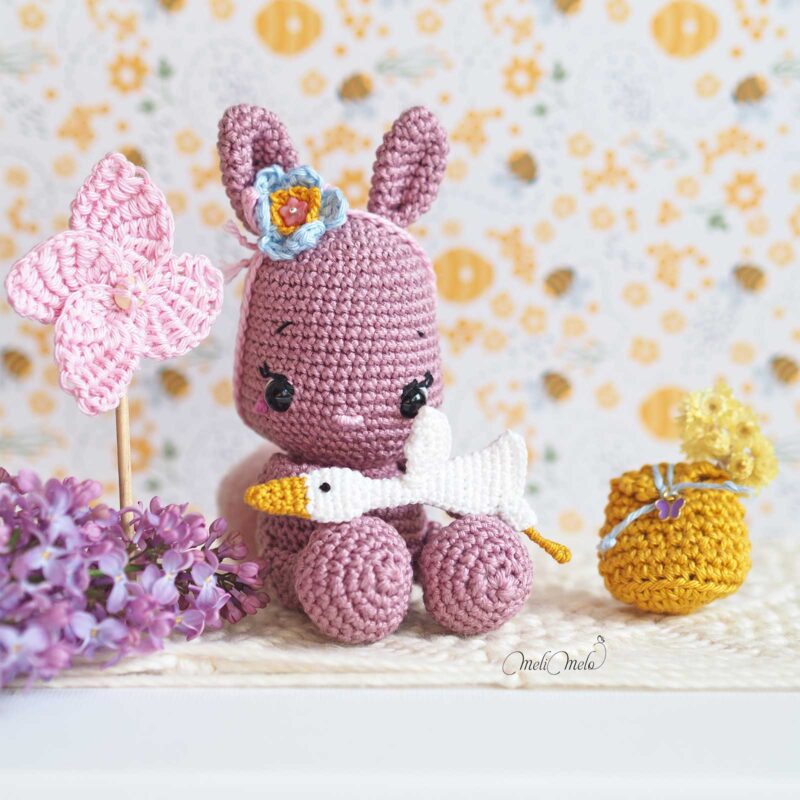 lapine-mauve-oie-crochet-amigurumi-fait-main-coton-laine-mignonnerie-unique-laboutiquedemelimelo