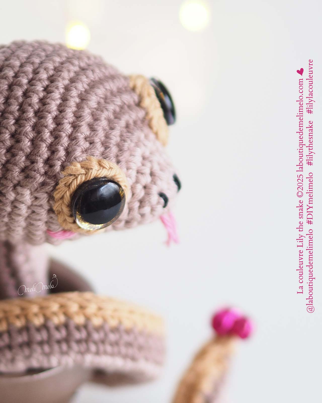lily-snake-kawaii-serpent-amigurumi-crochet-pattern-cotton-ricorumi-diy-melimelo-laboutiquedemelimelo