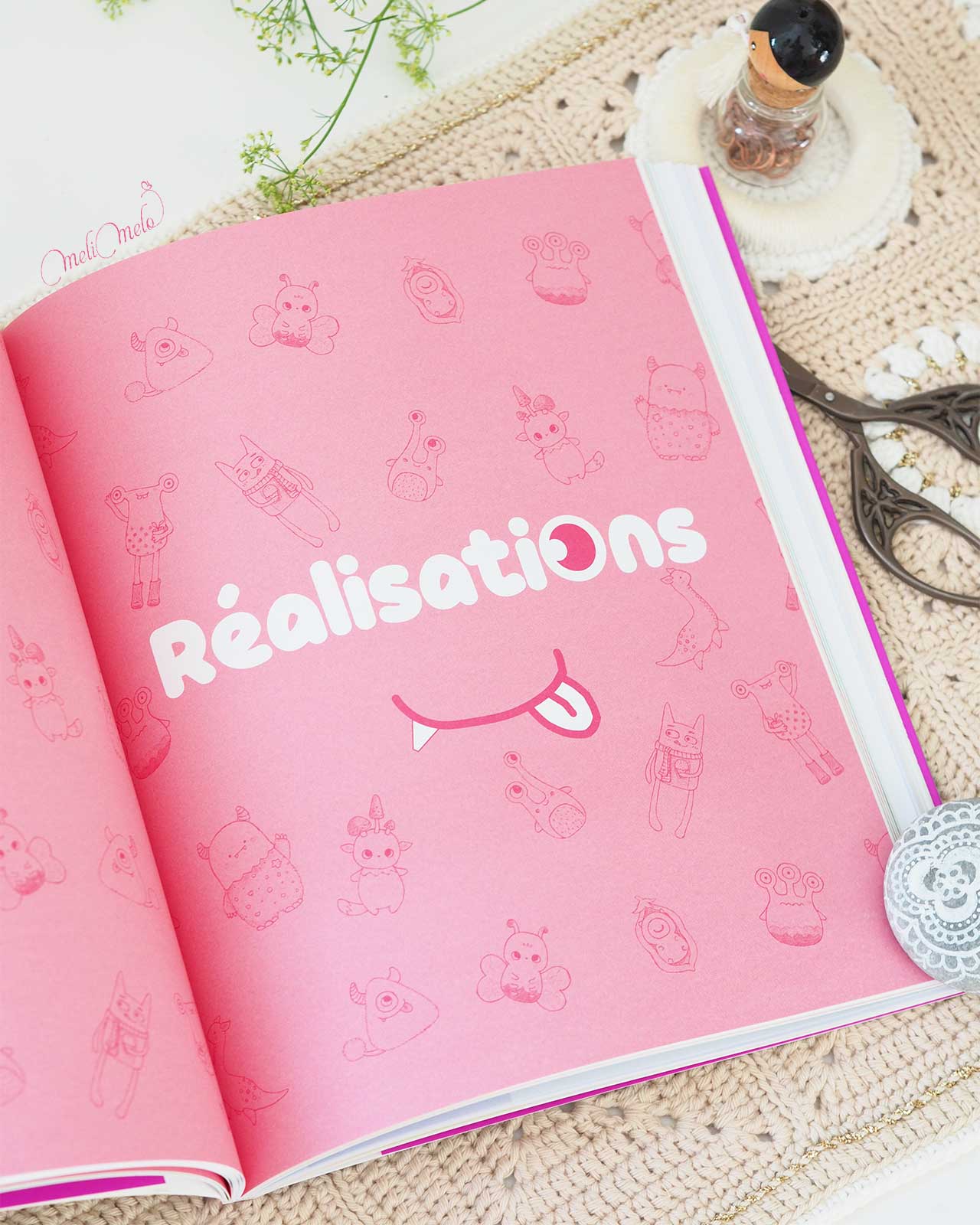 livre-crochet-realisations-adorables-monstres-khuc-cay-editions-eyrolles-laboutiquedemelimelo