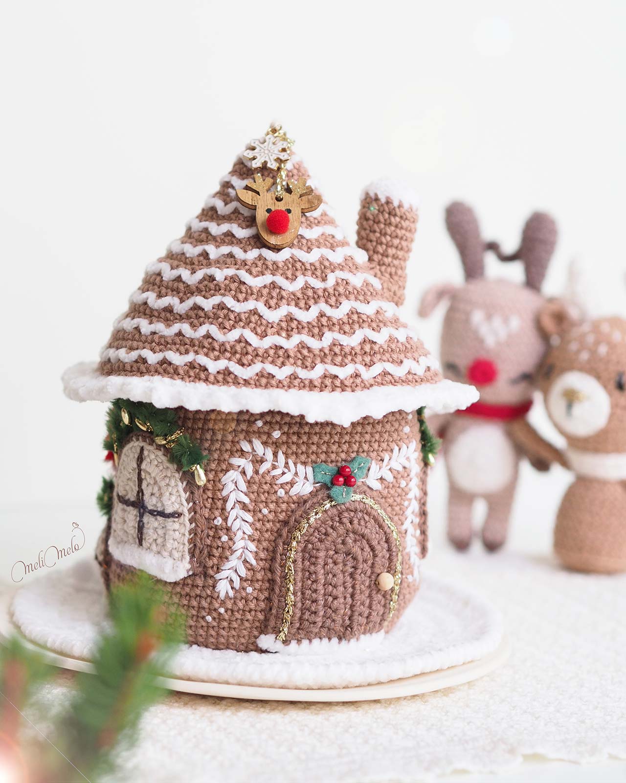 maison-pain-epice-boite-crochet-calendrier-avent-ricorumi-2024-laboutiquedemelimelo