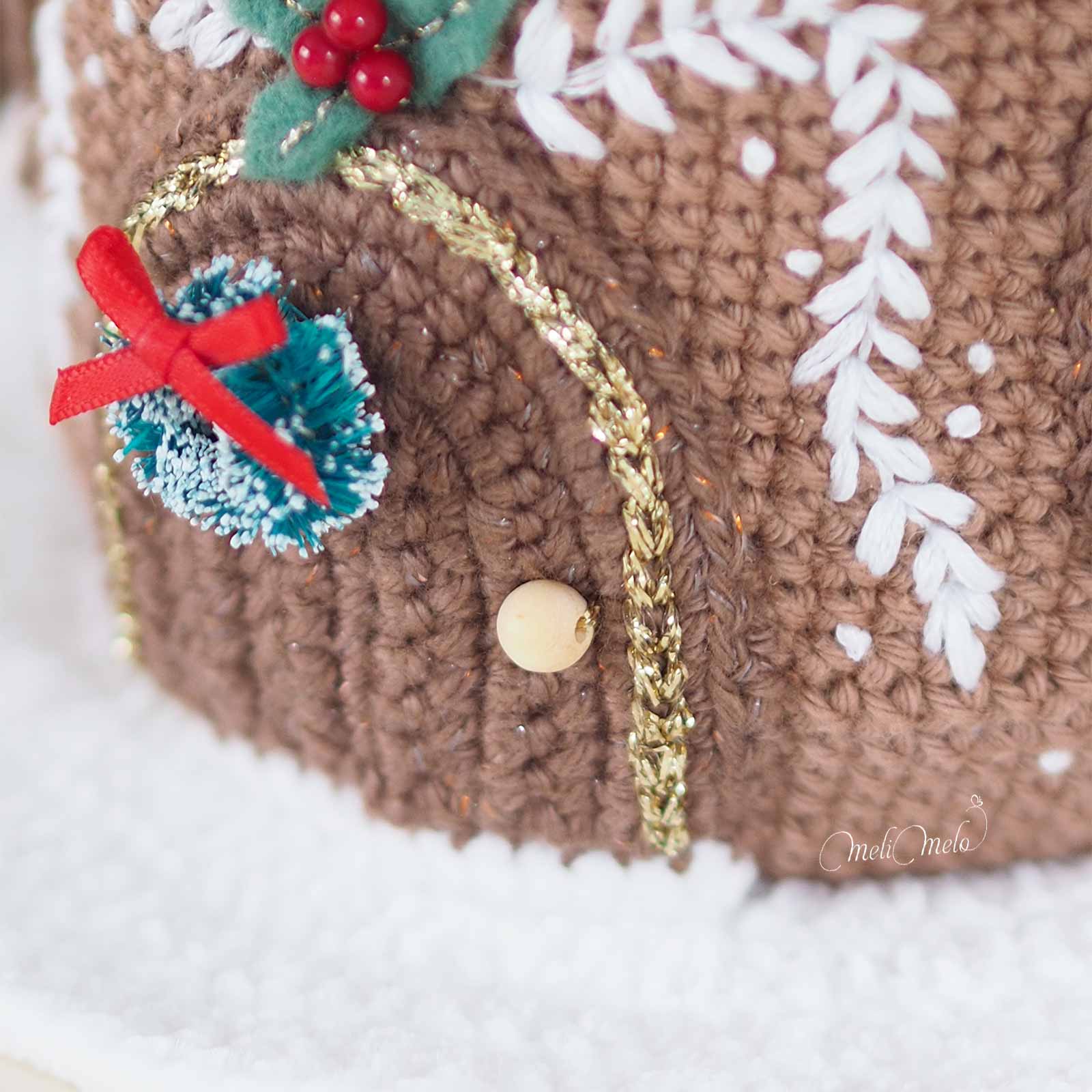 maison-pain-epice-couronne-entree-calendrier-avent-2024-crochet-ricorumi-laboutiquedemelimelo