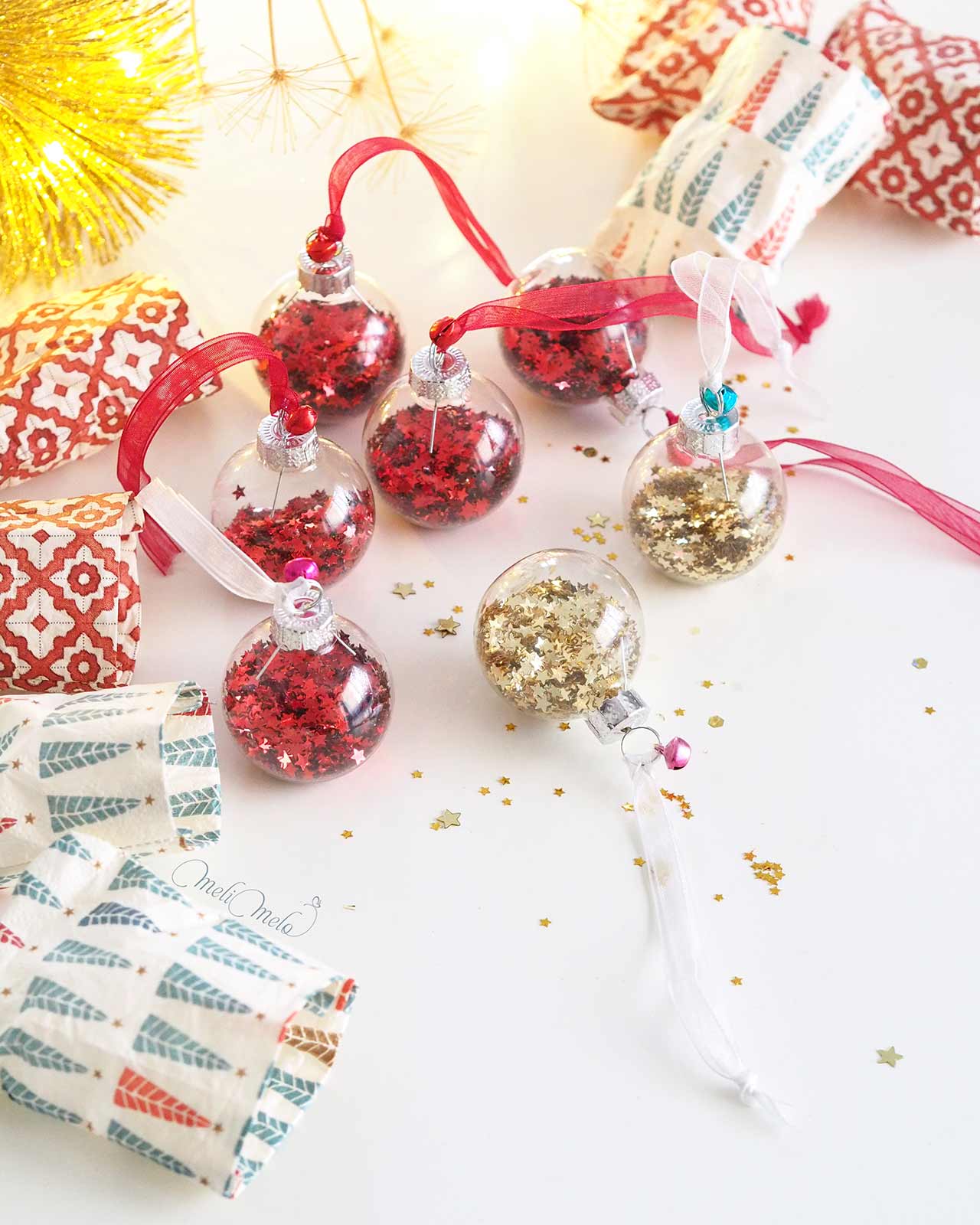 mini-boule-noel-etoiles-rouge-or-confettis-calendrier-avent-laboutiquedemelimelo