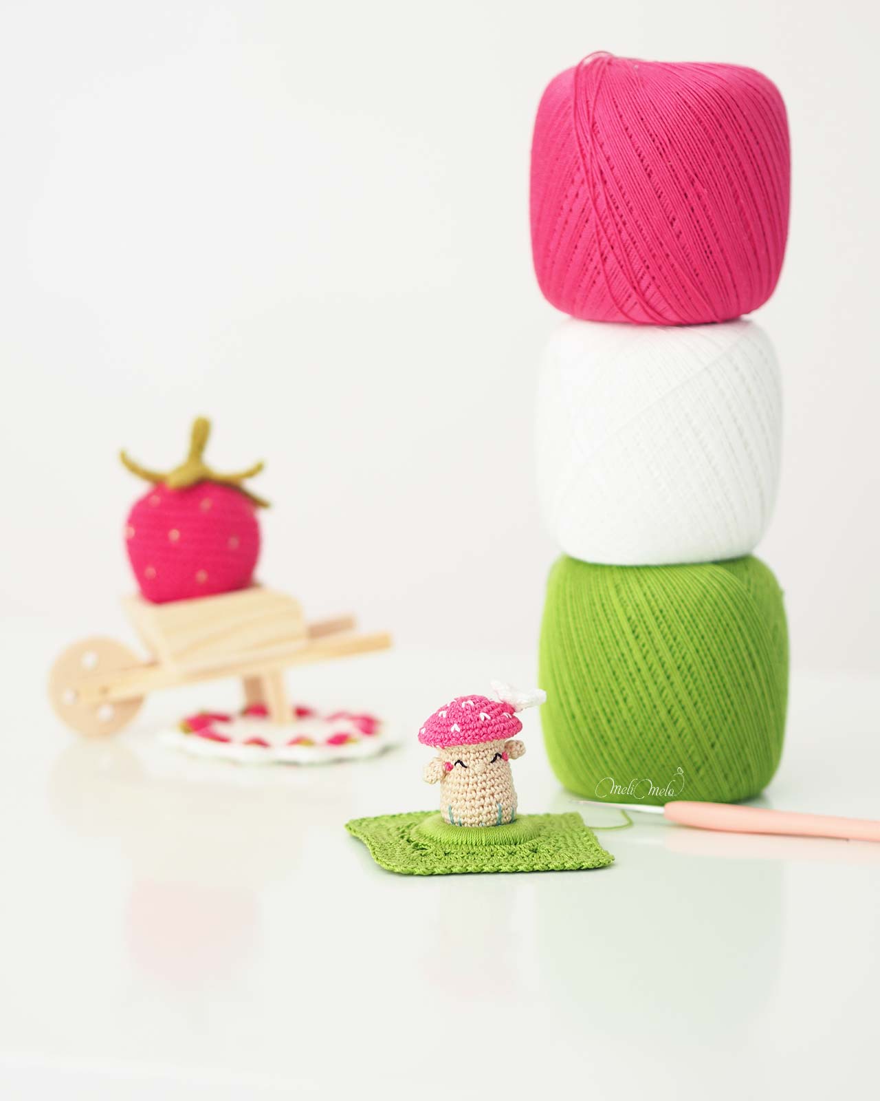 mini-champignon-kawaii-crochet-1mm-fait-main-laboutiquedemelimelo