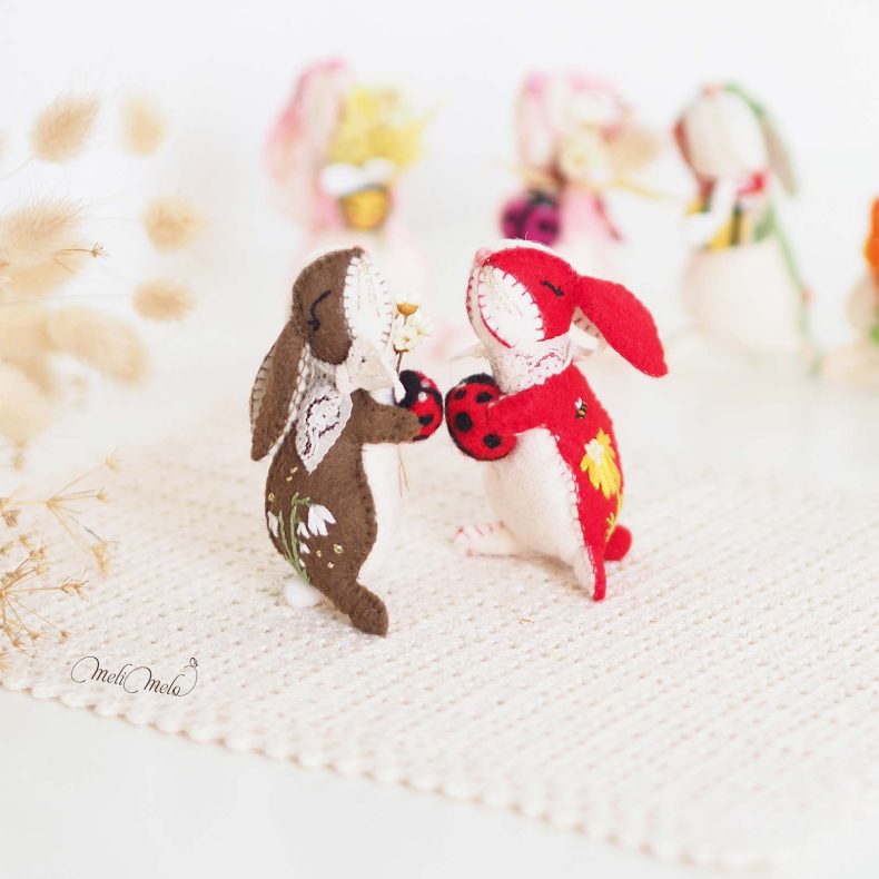 mini-lapin-brun-rouge-muguet-coccinelle-feutrine-broderie-fait-main-laboutiquedemelimelo