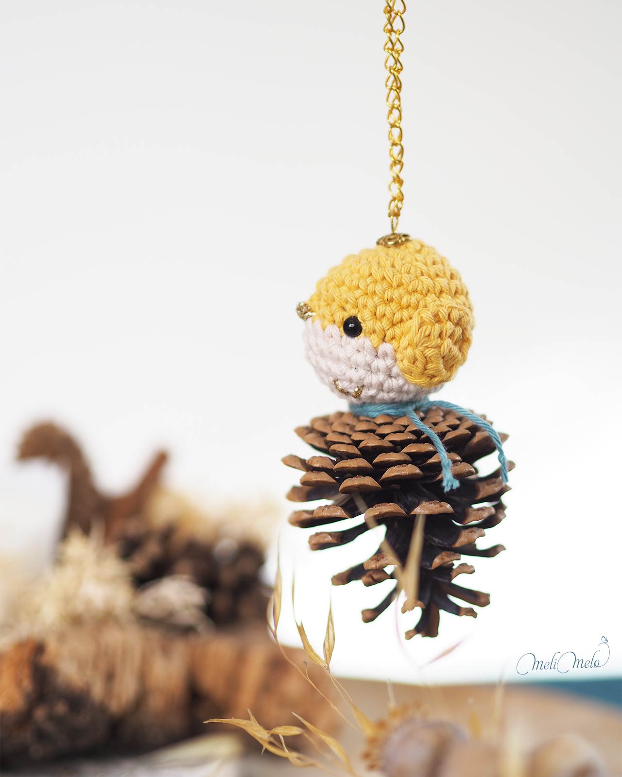 oiseau-crochet-pomme-pin-deco-suspension-automne-laboutiquedemelimelo
