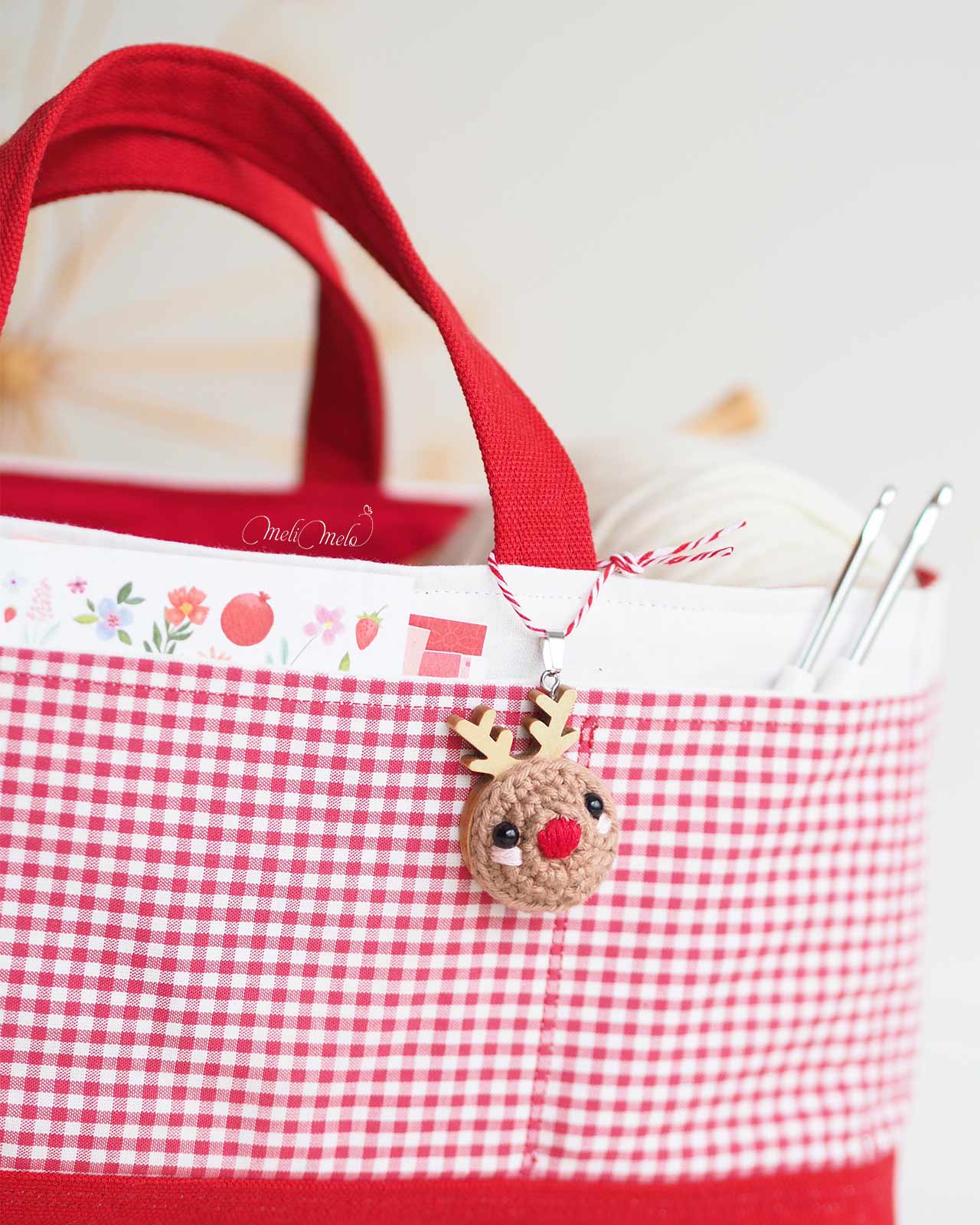 pendentif-renne-rodolphe-crochet-sac-vichy-rouge-fait-main-laboutiquedemelimelo