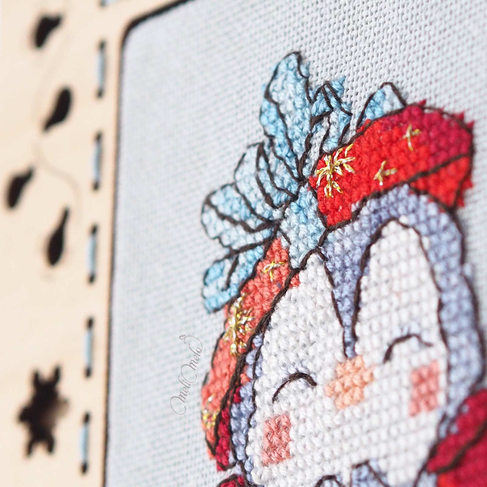 pingouin-cadeau-rouge-broderie-point-croix-mouline-lucas-s-dmc-laboutiquedemelimelo